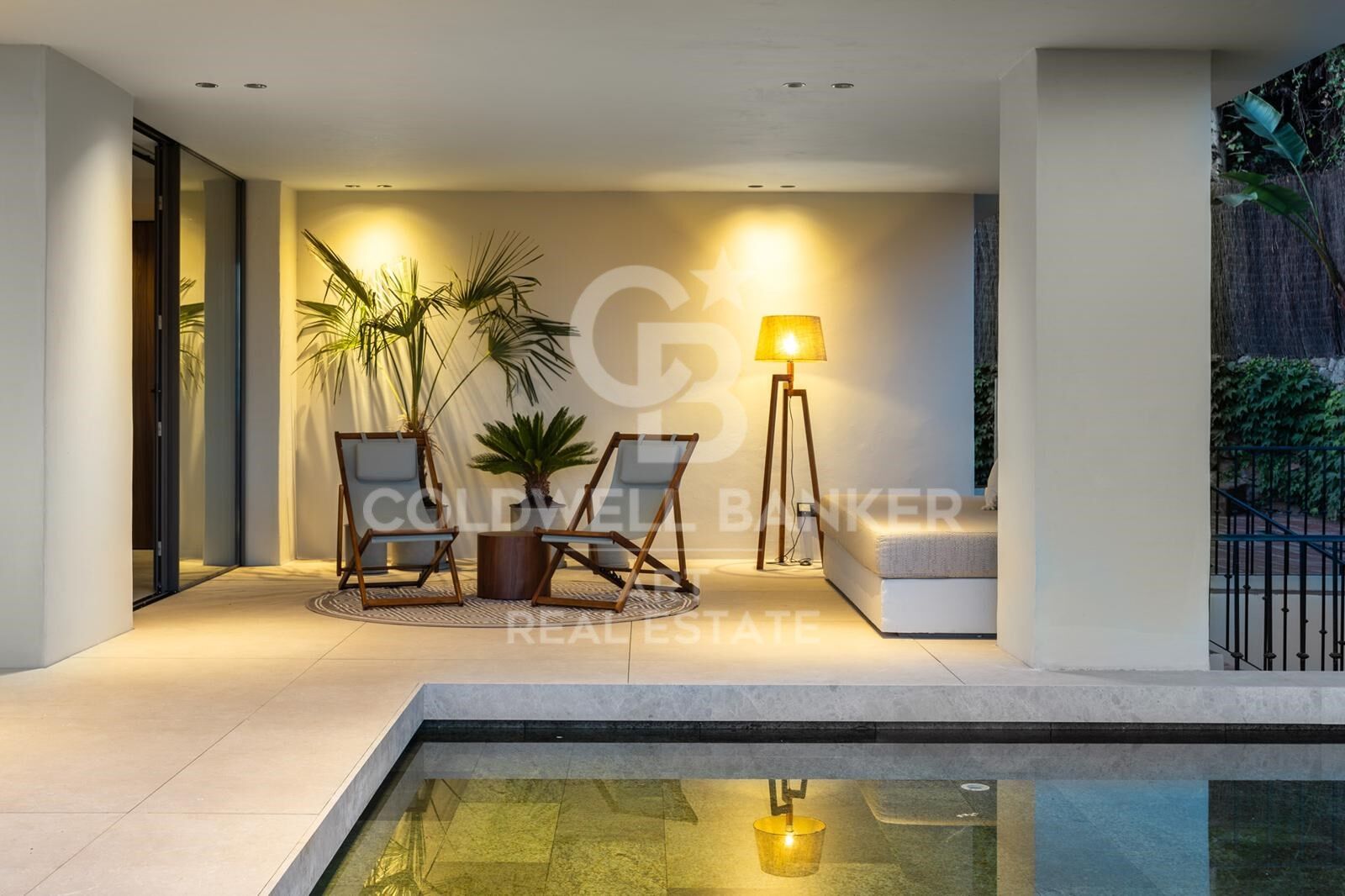 Villa de Luxe Moderne avec Sérénité Tropicale