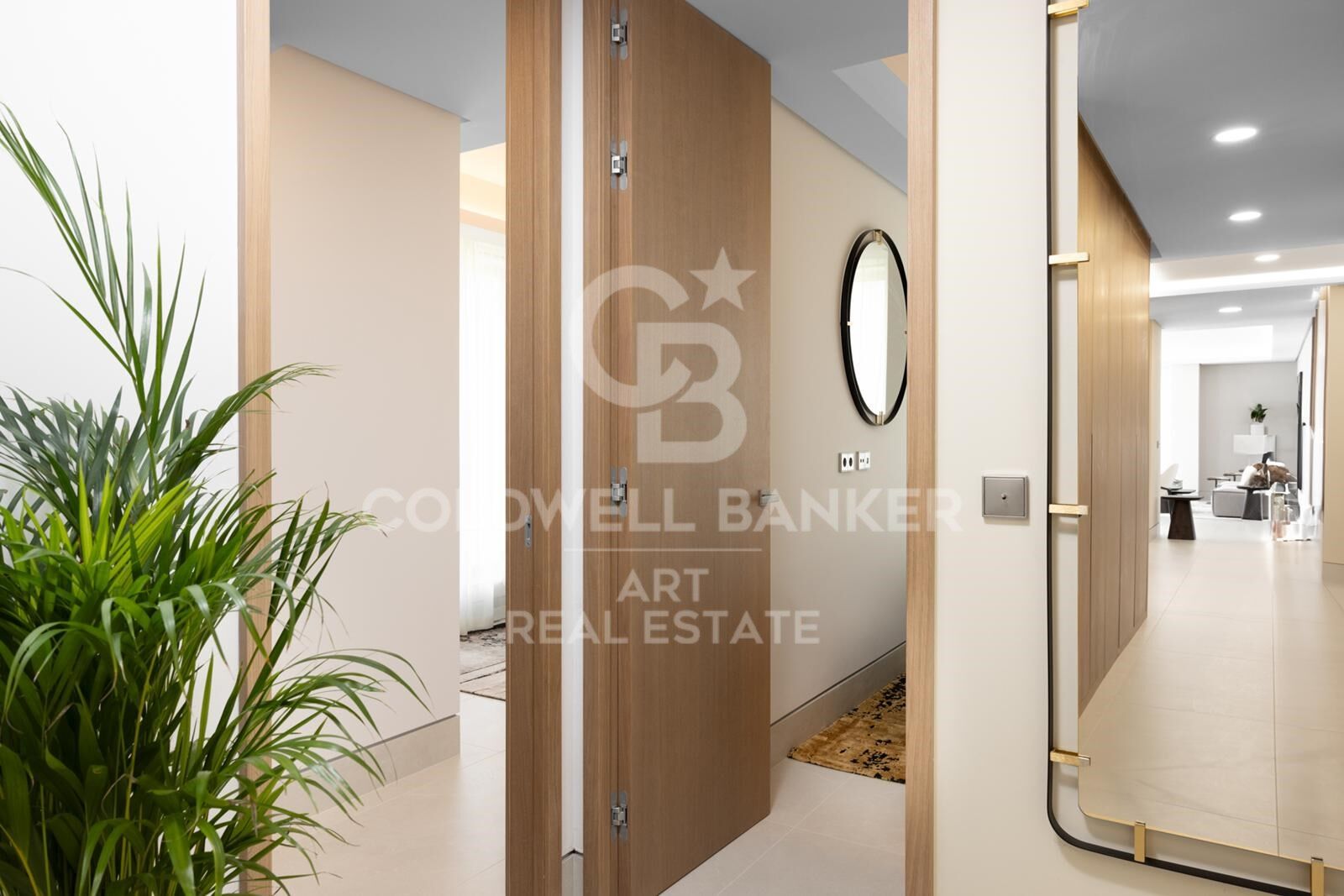 Apartamento de Lujo Frente al Mar con Vistas Panorámicas al Mediterráneo