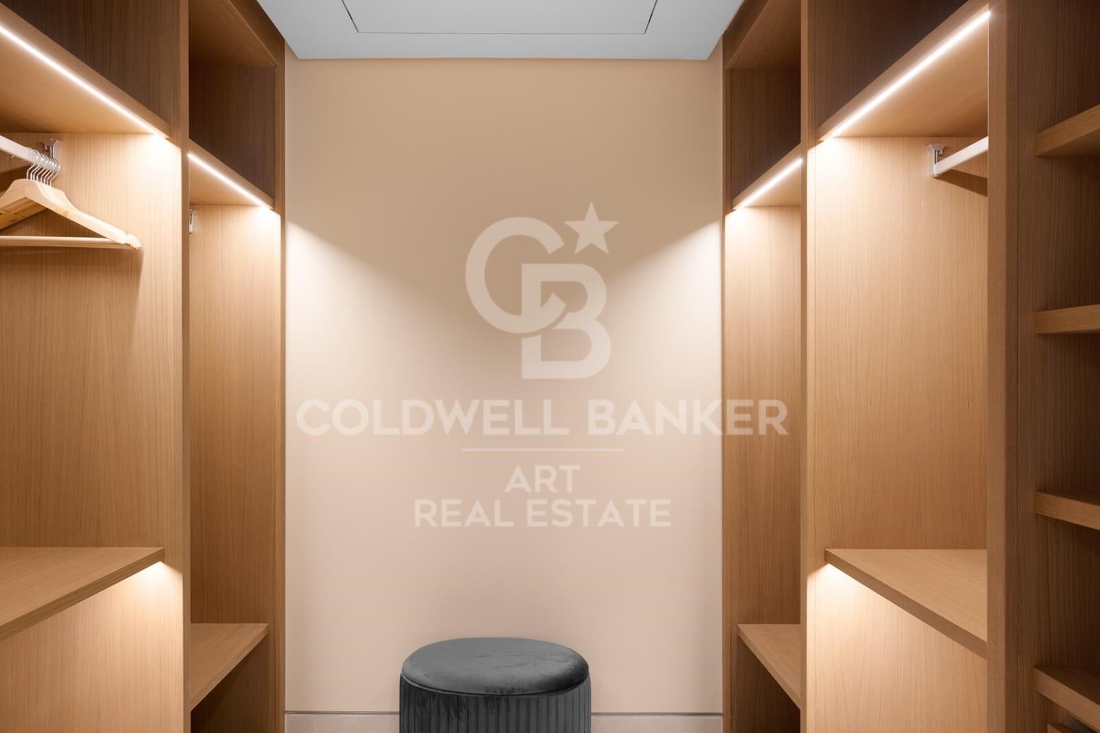 Luxury Seaside Apartment with Panoramic Mediterranean Views
