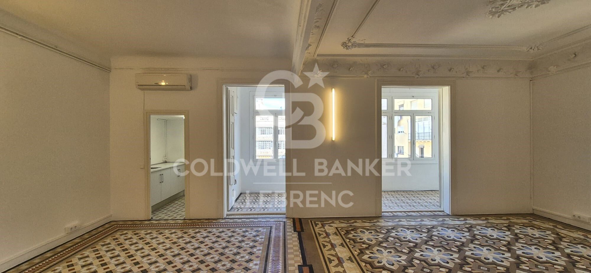 Wonderful office with modernist touches for rent on Calle Bailén