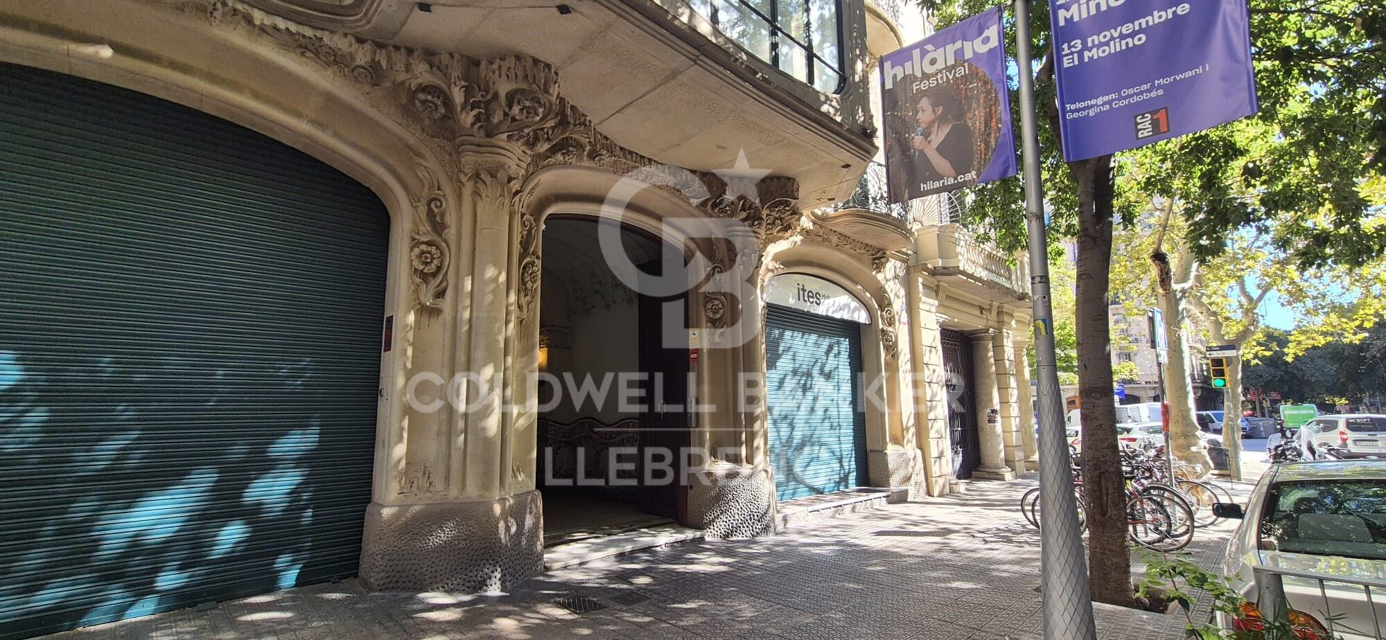 Maravillosa oficina con toques modernistas en alquiler en la calle Bailén