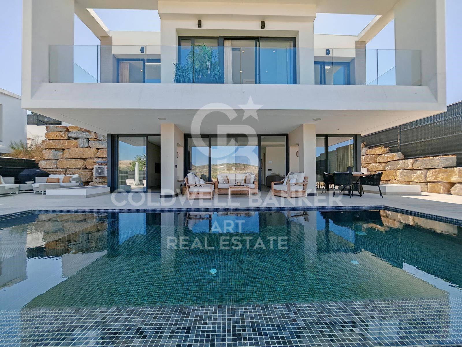 Moderne Villa mit 5 Schlafzimmern und Panoramablick in Estepona