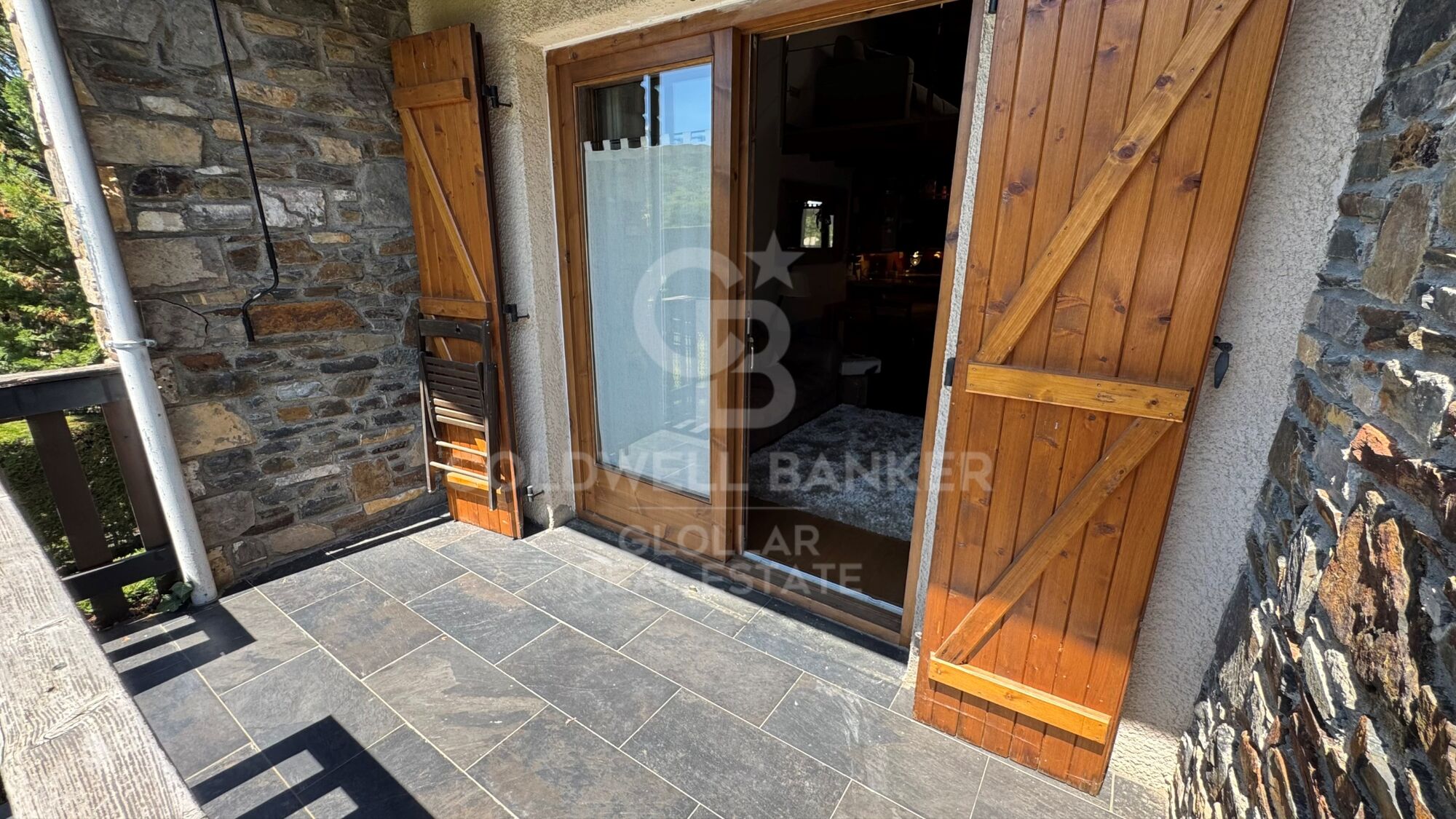 Encantadora casa con jardín privado en Osséja