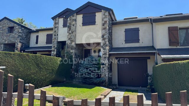 Encantadora casa con jardín privado en Osséja