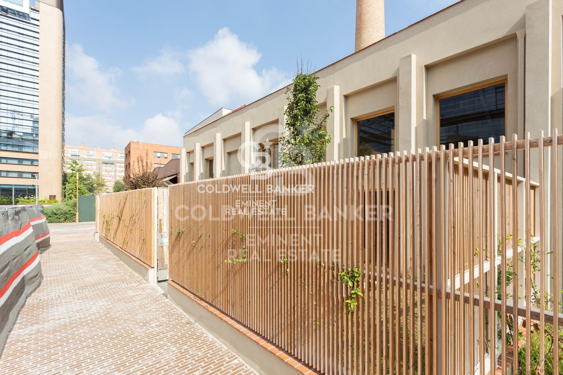 Loft dúplex con jardín privado en la Nave C - Can Ricart Lofts