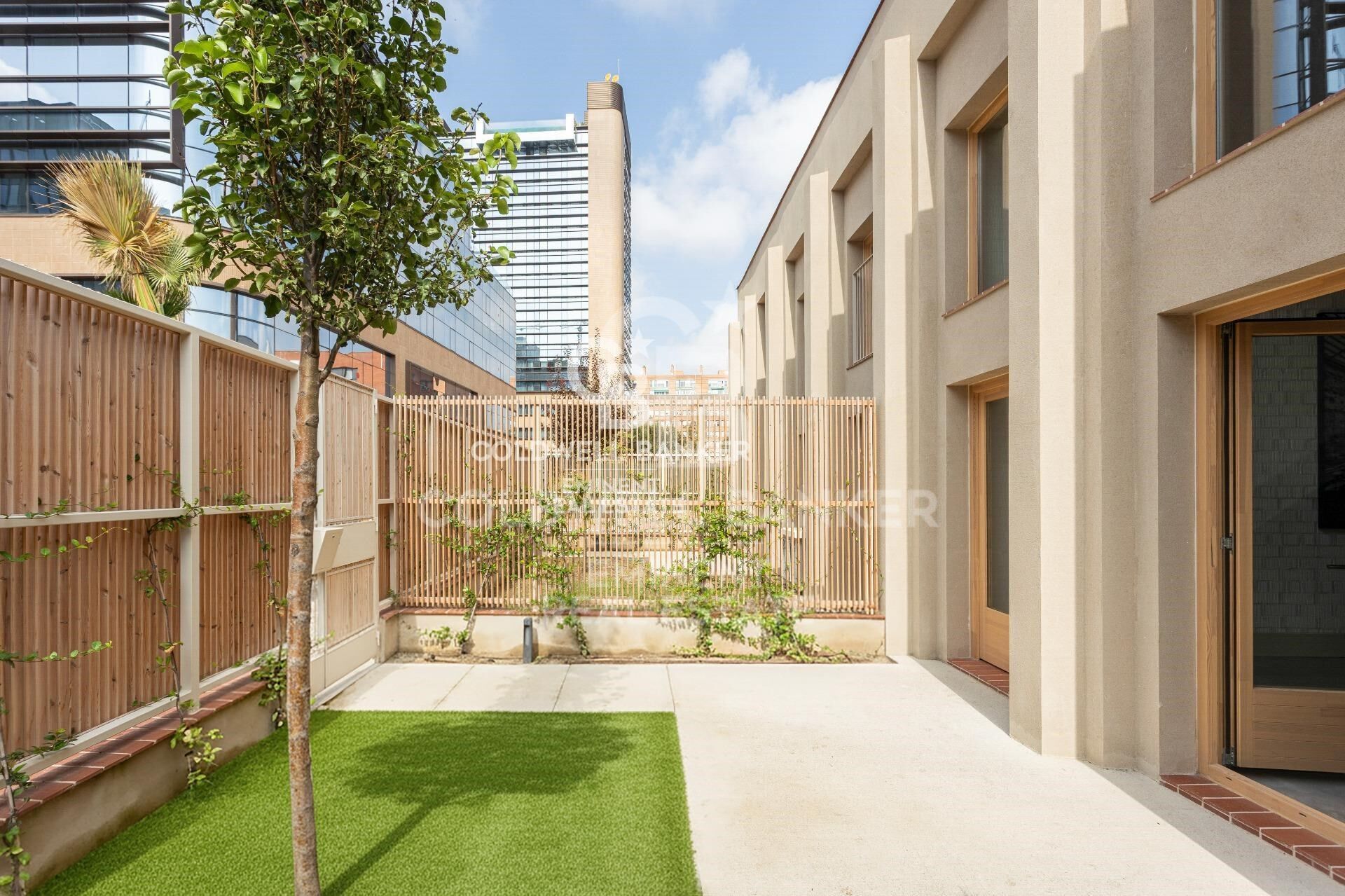 Duplex Loft with Private Garden in Nave C - Can Ricart Lofts