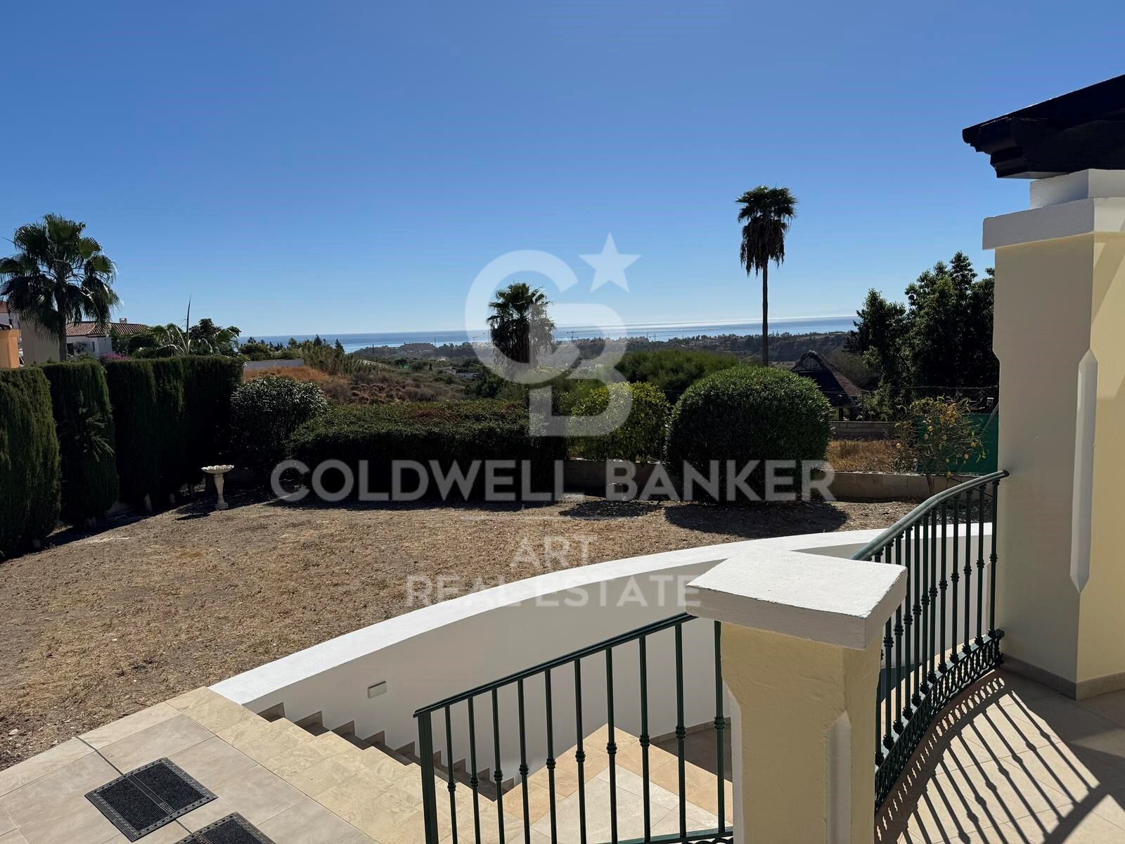 Elegant Mediterranean home with panoramic sea views in Puerto Romano, Estepona