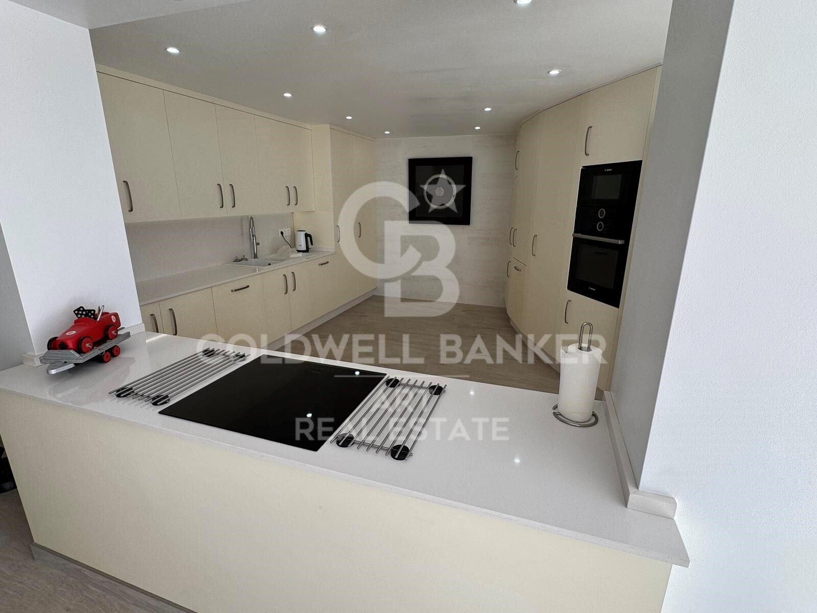 Elegant Mediterranean home with panoramic sea views in Puerto Romano, Estepona