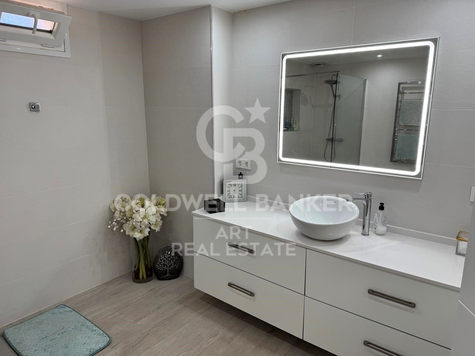 Elegant Mediterranean home with panoramic sea views in Puerto Romano, Estepona