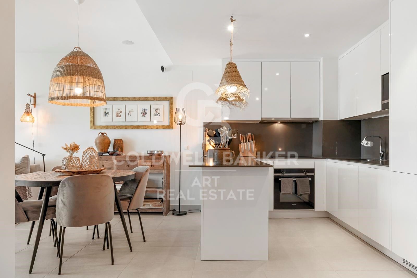 Elegant modern apartment with private garden in Mirador del Golf, Estepona