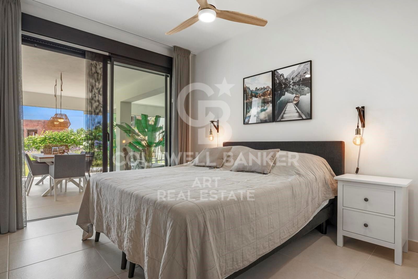 Elegant modern apartment with private garden in Mirador del Golf, Estepona