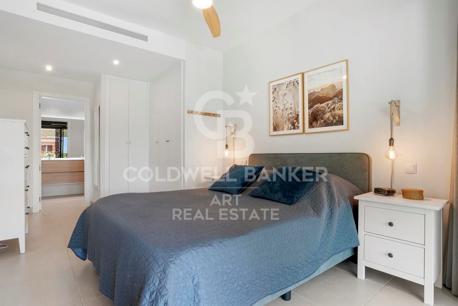 Elegant modern apartment with private garden in Mirador del Golf, Estepona