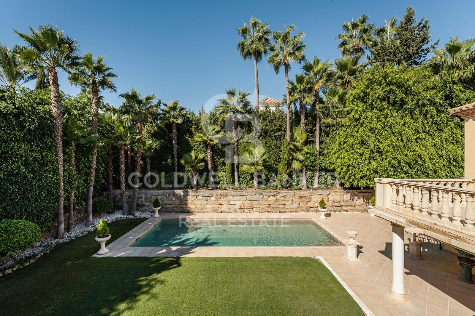 Elegante villa mediterránea en el corazón de Nueva Andalucía, Marbella