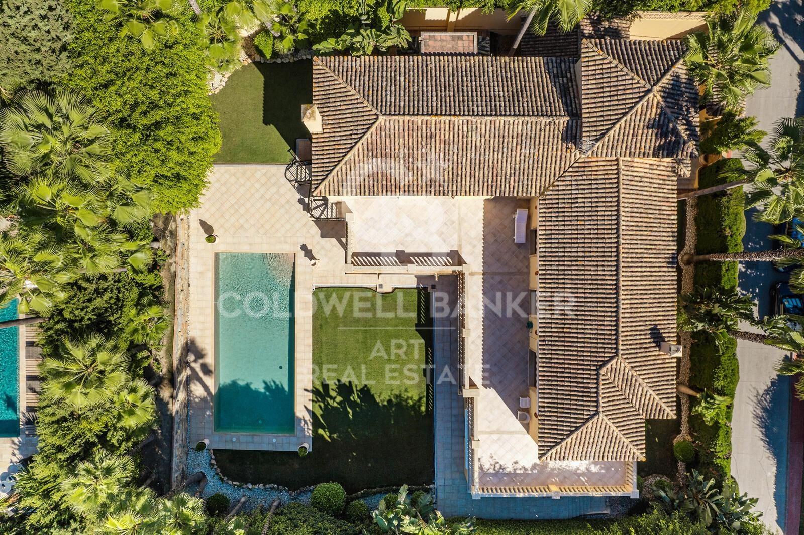 Elegante villa mediterránea en el corazón de Nueva Andalucía, Marbella