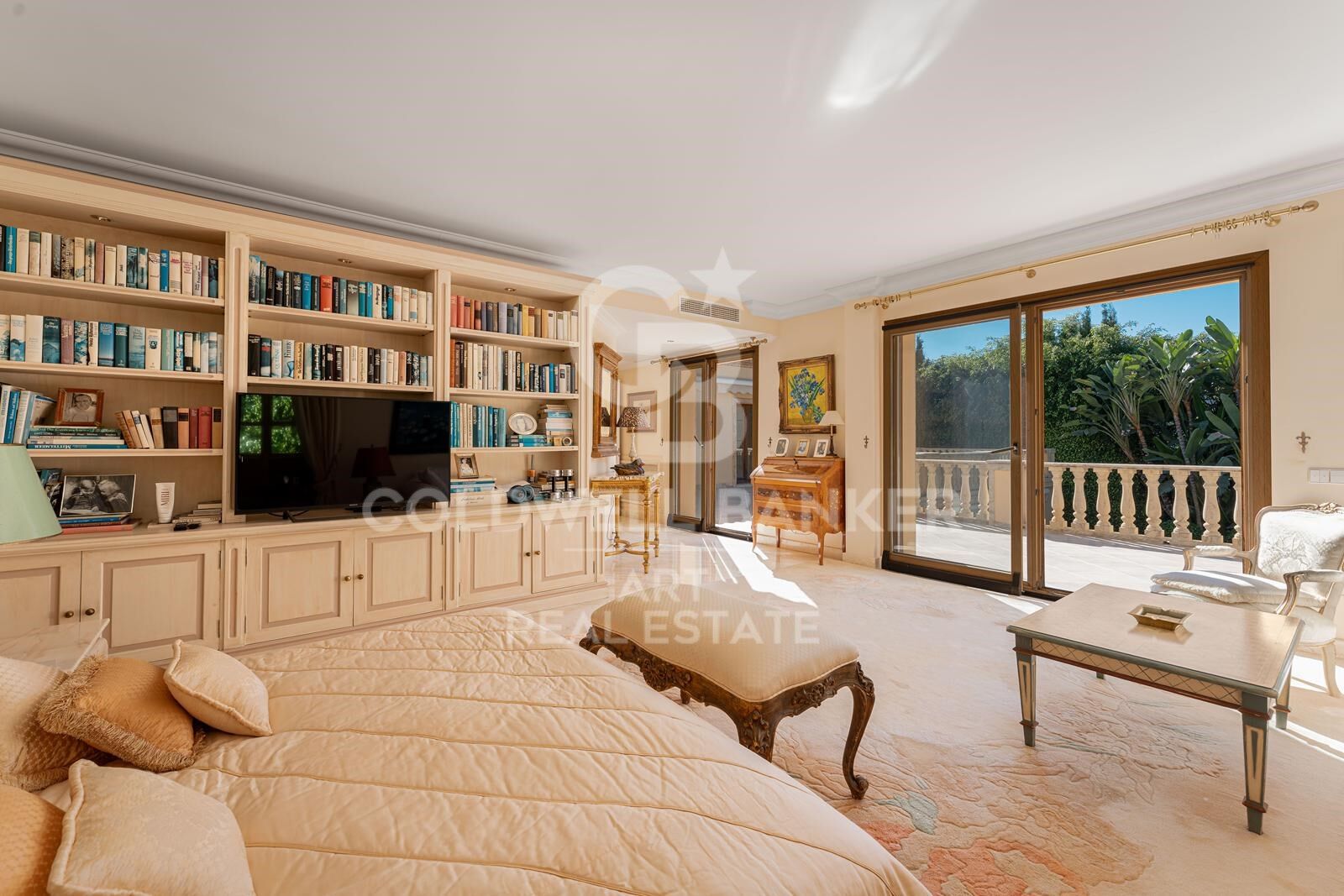 Elegante villa mediterránea en el corazón de Nueva Andalucía, Marbella