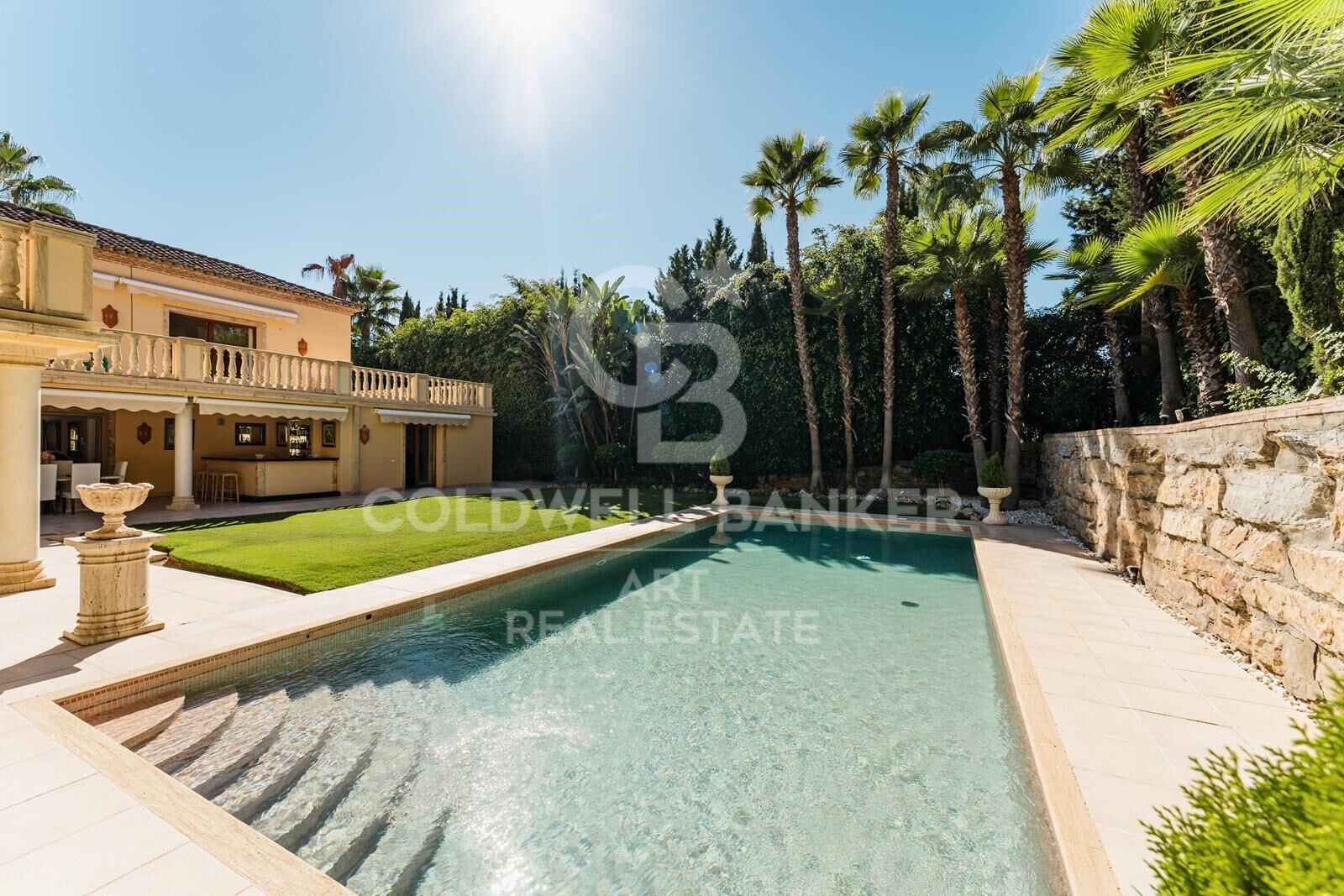Elegante villa mediterránea en el corazón de Nueva Andalucía, Marbella