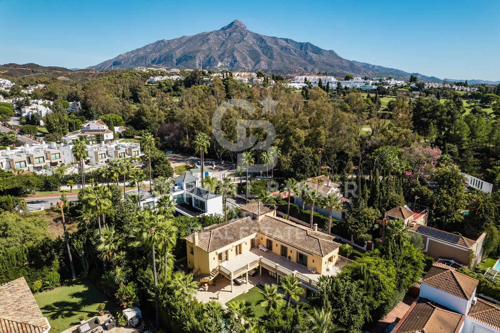 Elegante mediterrane Villa im Herzen von Nueva Andalucía, Marbella
