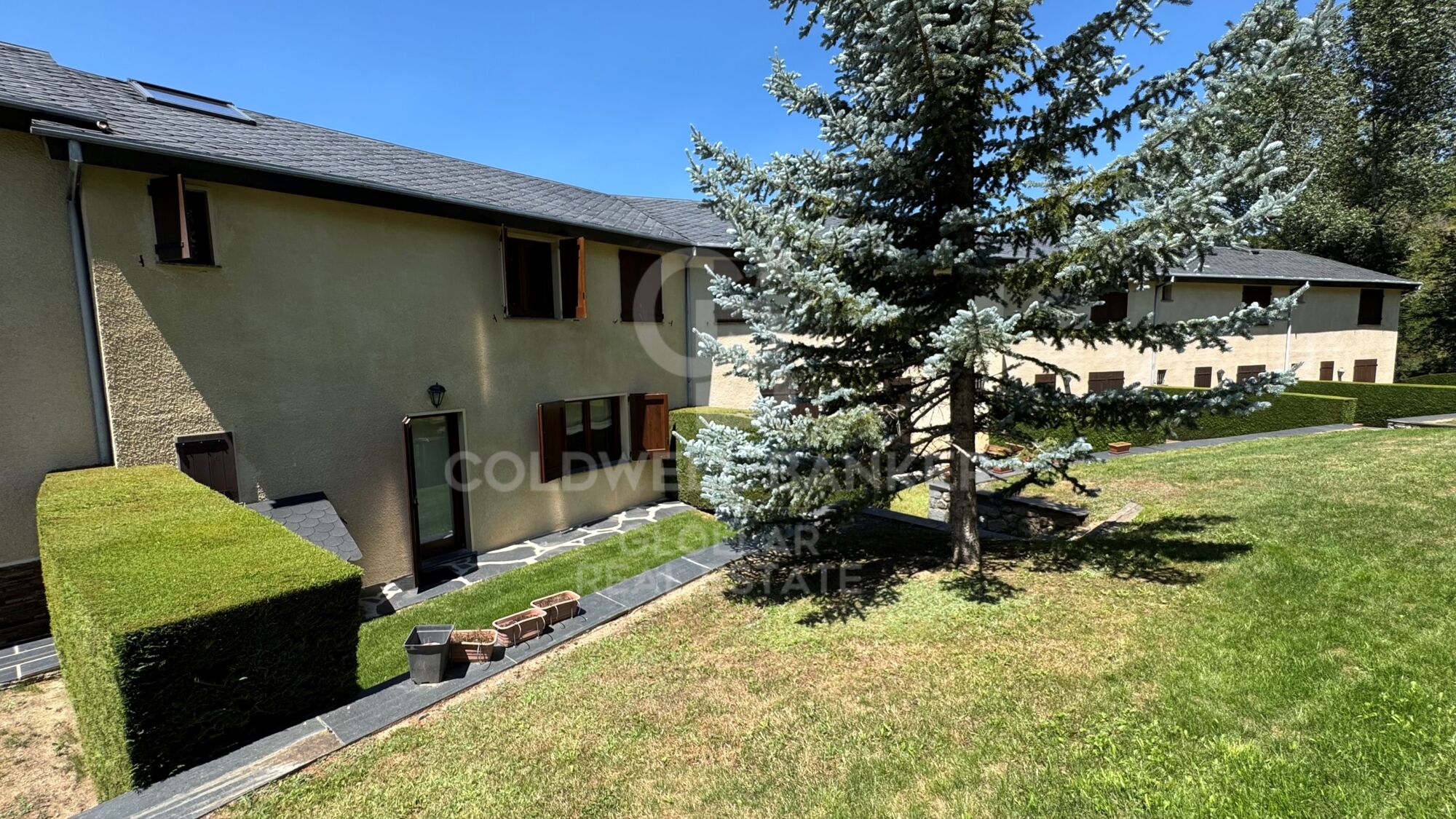 House 3 Bedrooms Sale Osséja