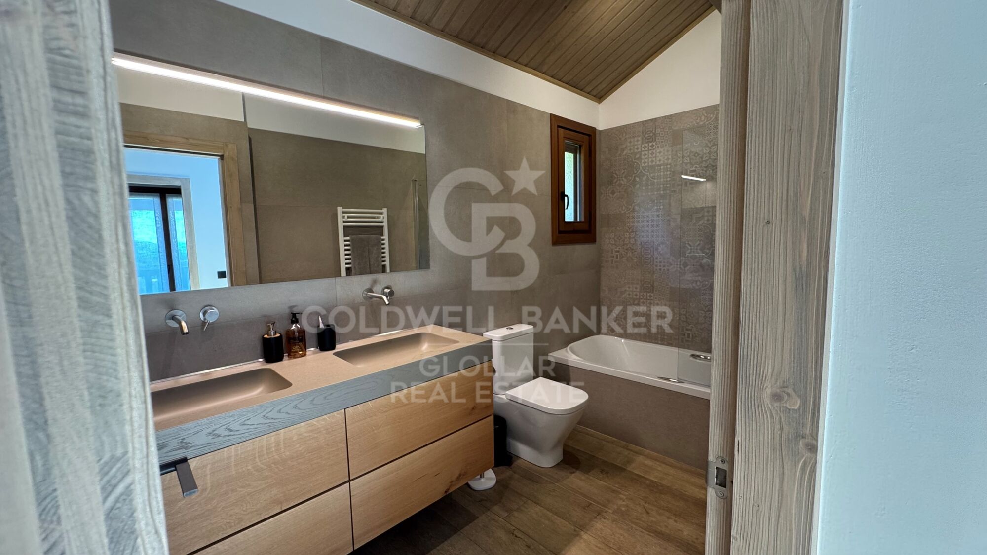 House 3 Bedrooms Sale Osséja