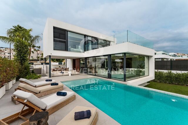 Contemporary golfside villa in El Paraíso, Benahavís
