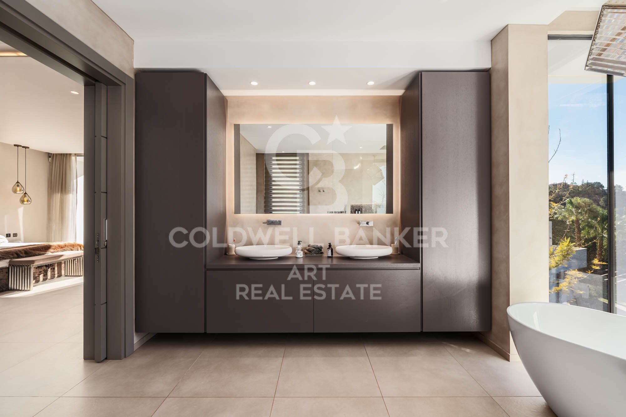 Elegant hillside villa in El Madroñal, Benahavís