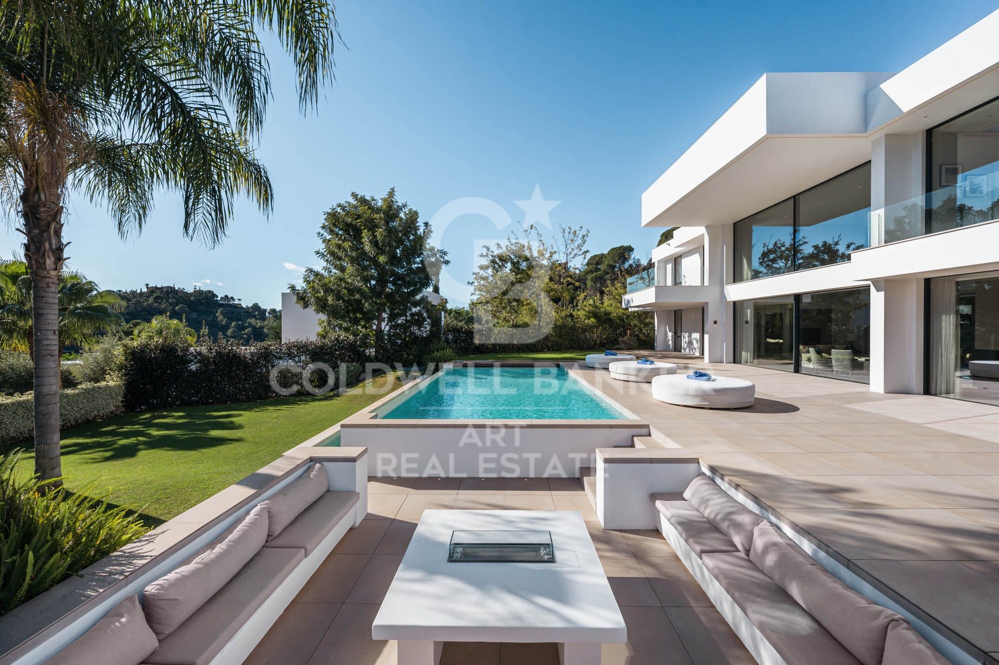 Elegant hillside villa in El Madroñal, Benahavís