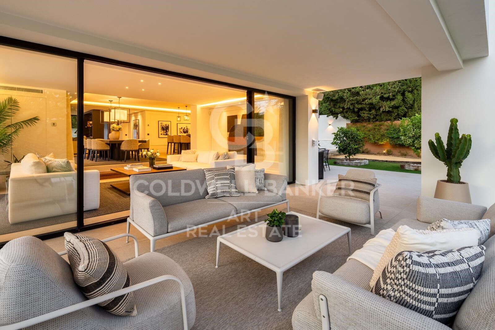 Elegant contemporary villa in the heart of Nueva Andalucía, Marbella