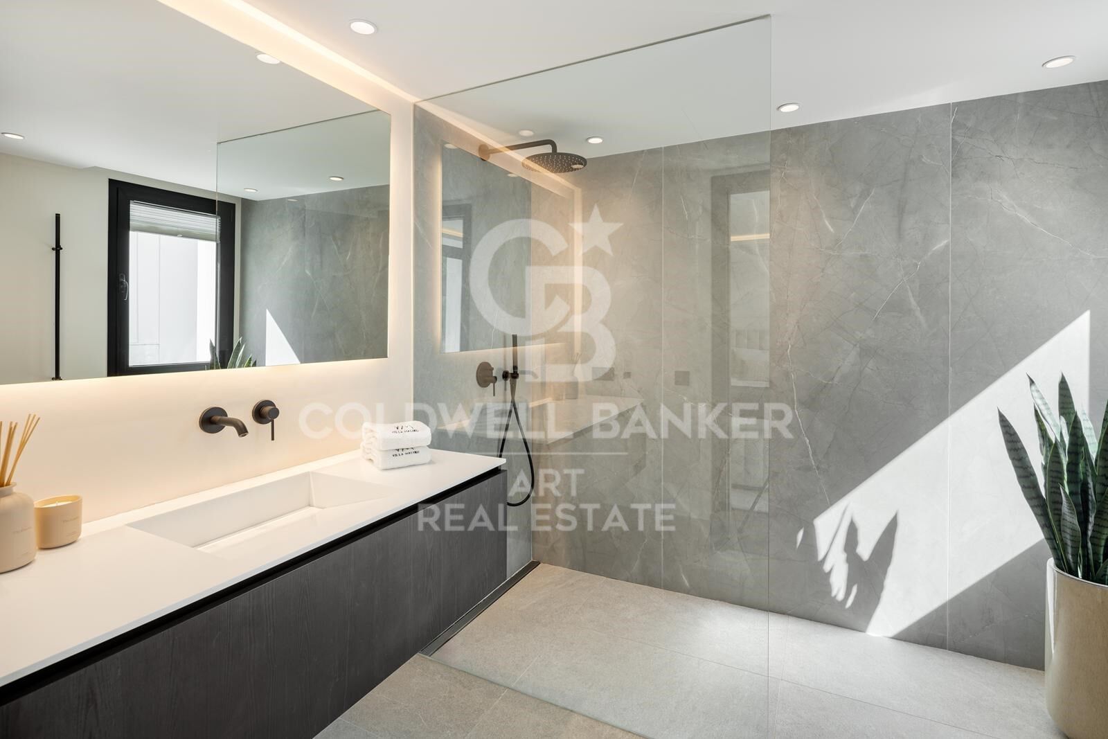 Elegant contemporary villa in the heart of Nueva Andalucía, Marbella