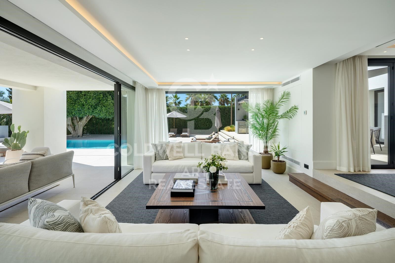 Moderne Luxusvilla im Herzen von Nueva Andalucía, Marbella