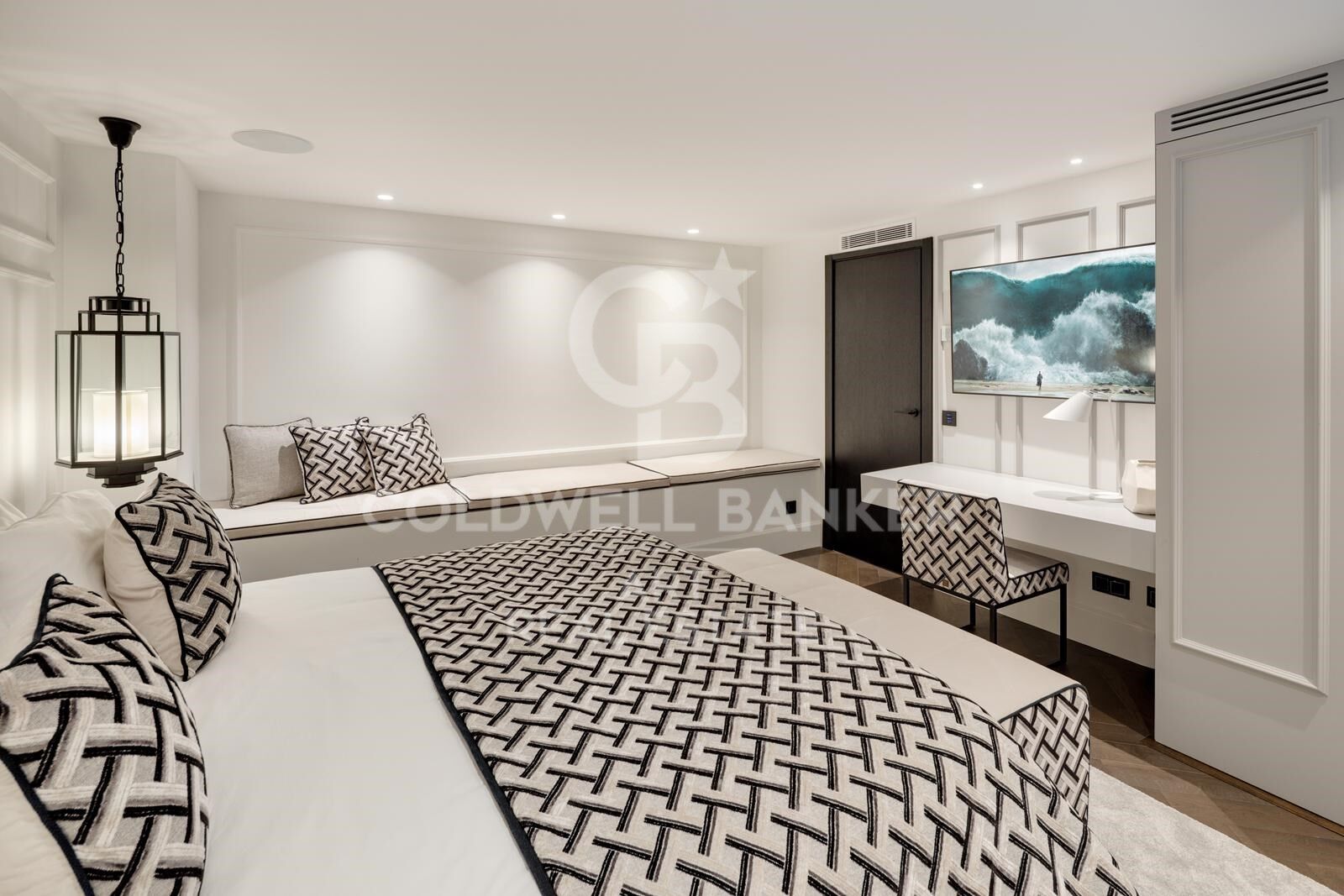 Moderne Luxusvilla im Herzen von Nueva Andalucía, Marbella