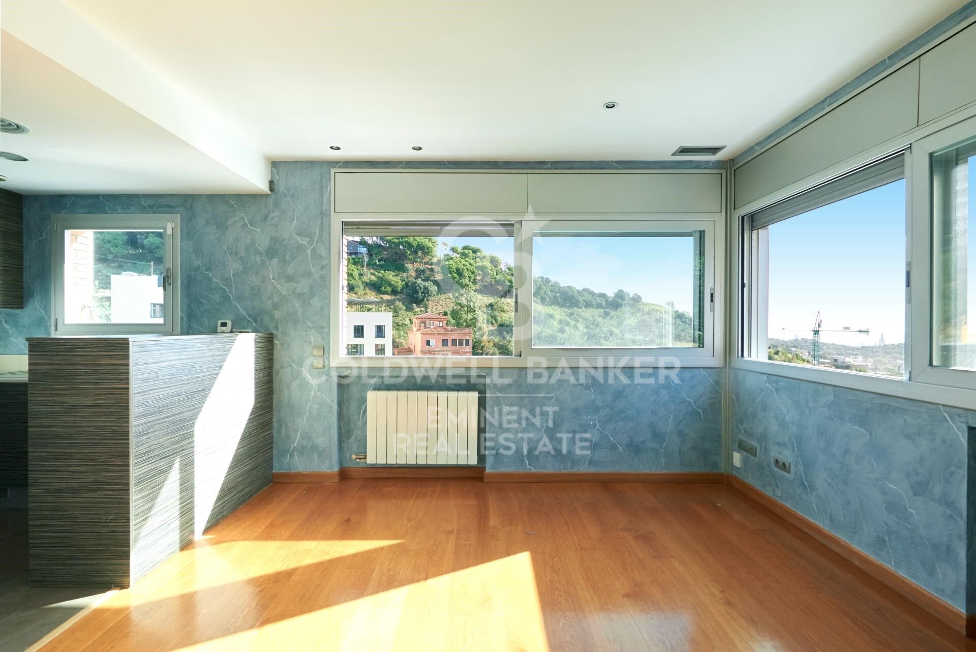 Helligkeit, Ruhe und Ausblick in Vallcarca, nahe Collserola