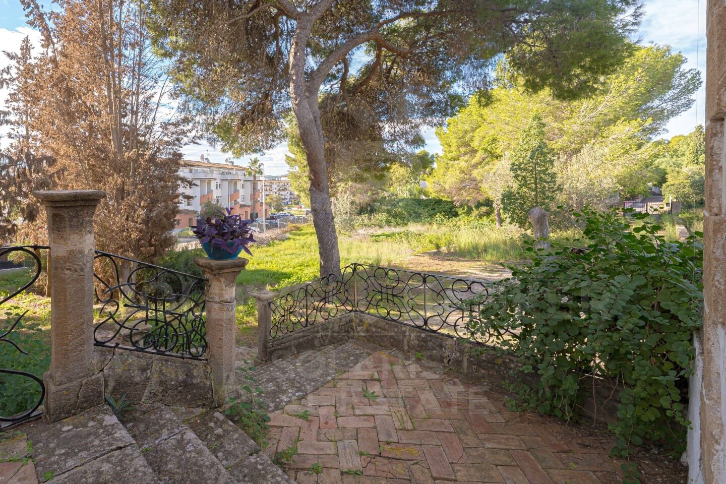 Charmante Finca mit großem Stadtgrundstück zum Verkauf in Jávea, nur einen Steinwurf vom Meer und allen Annehmlichkeiten entfernt