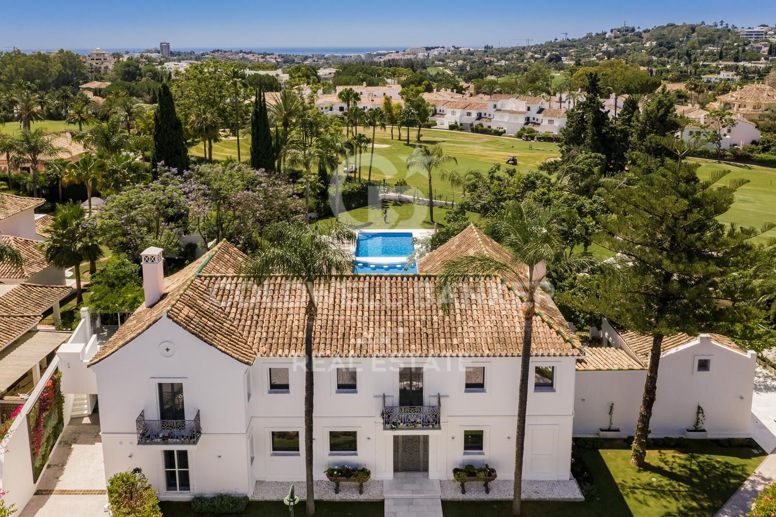Villa élégante avec accès direct au golf à La Cerquilla, Nueva Andalucía, Marbella