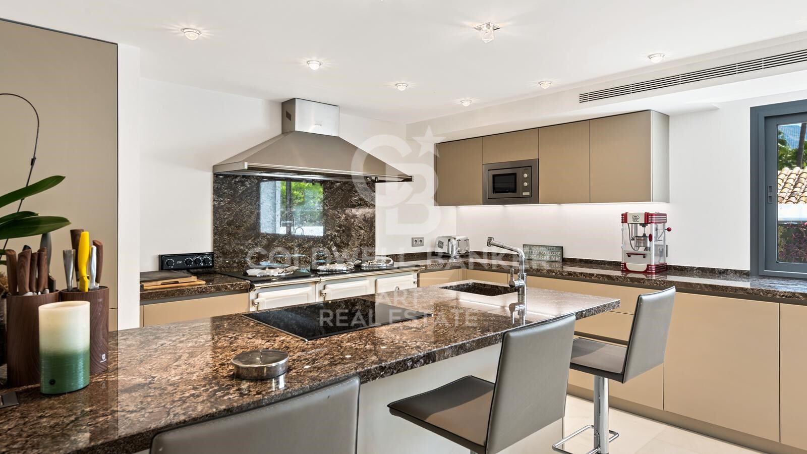 Villa élégante avec accès direct au golf à La Cerquilla, Nueva Andalucía, Marbella