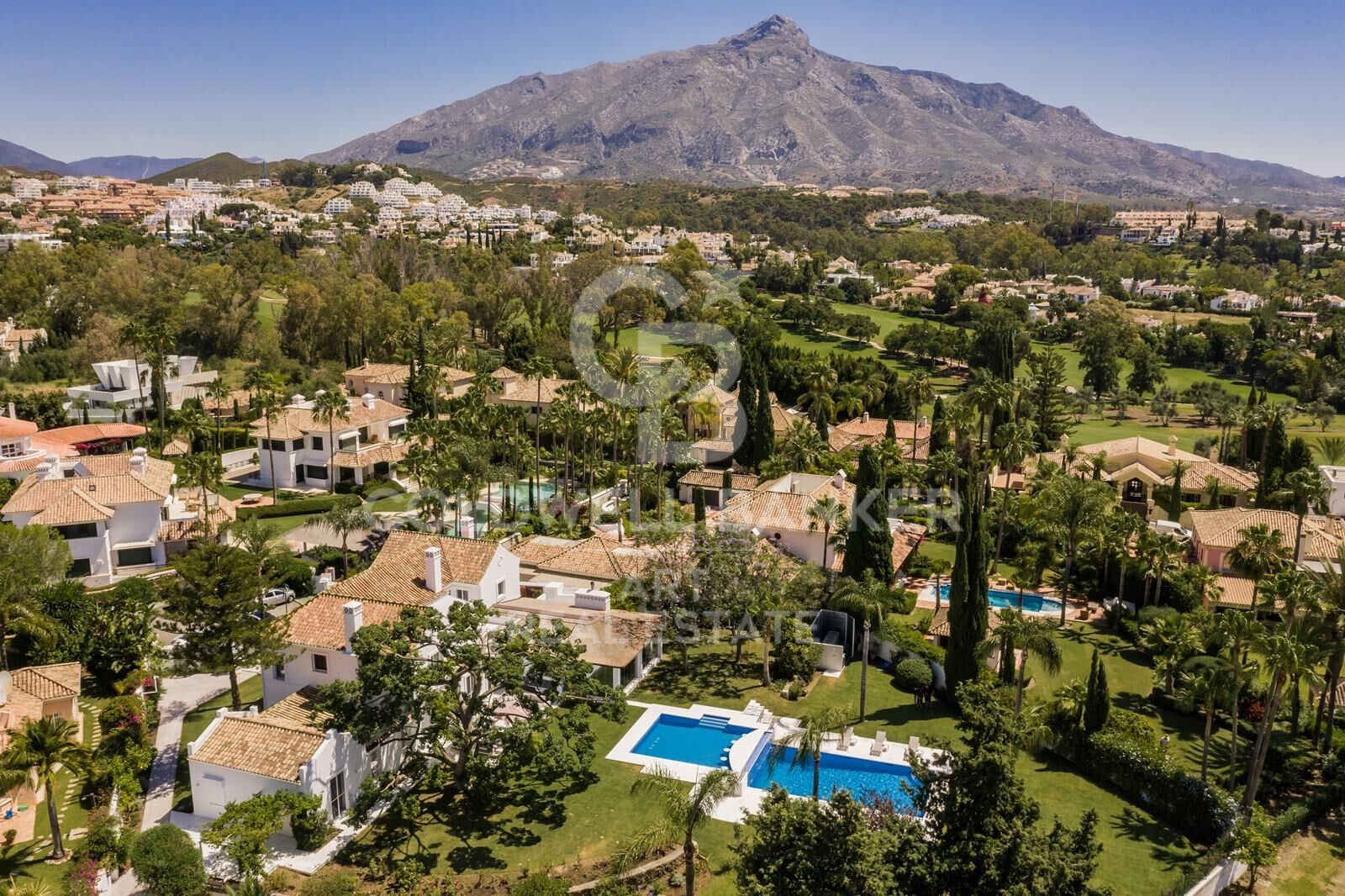 Villa élégante avec accès direct au golf à La Cerquilla, Nueva Andalucía, Marbella