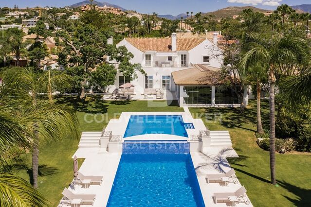 Elegante villa con acceso directo al golf en La Cerquilla, Nueva Andalucía, Marbella