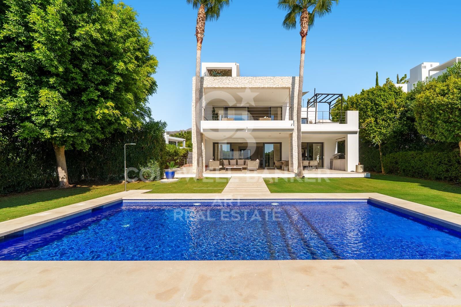 Villa contemporánea con diseño elegante - Nueva Andalucía, Marbella