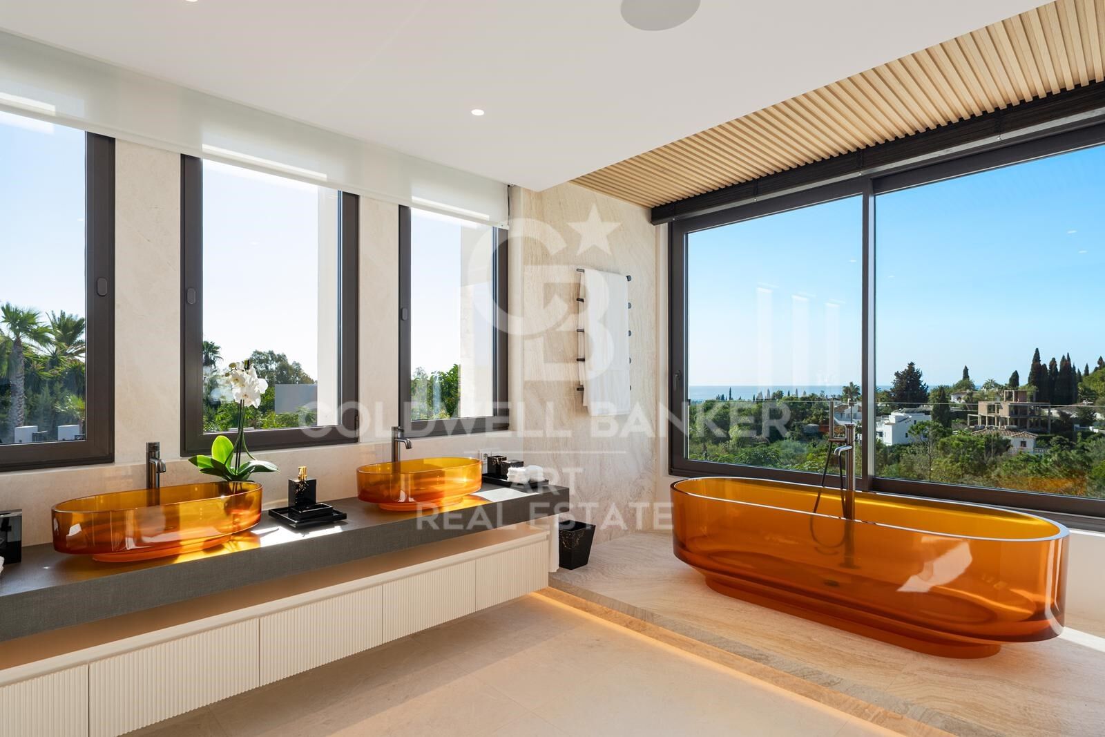Außergewöhnliche moderne Villa mit Spa und Panoramablick - Marbella Hill Club