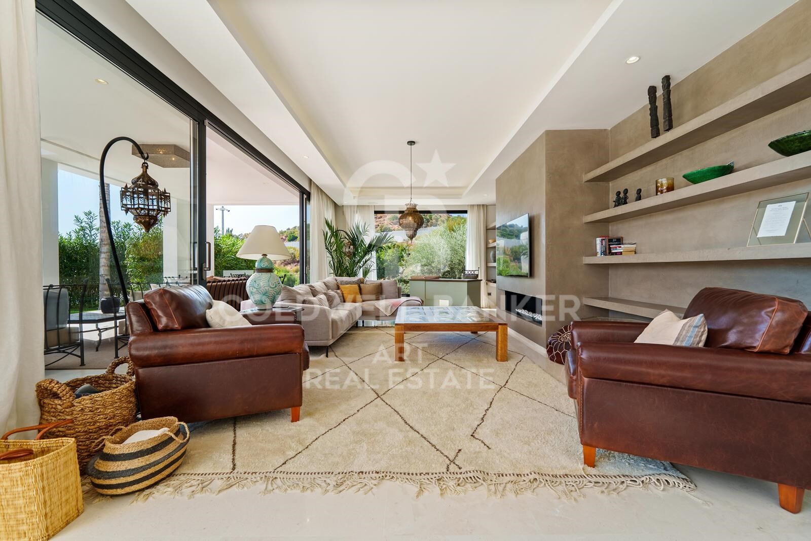 Moderne mediterrane Villa mit elegantem Design und Panoramablick - Nueva Andalucía, Marbella