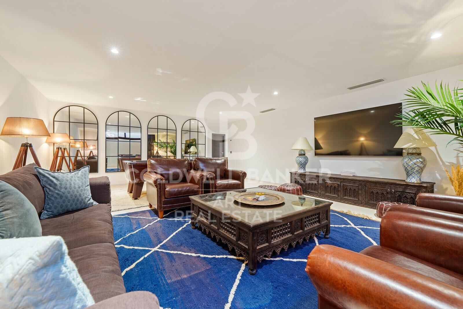 Moderne mediterrane Villa mit elegantem Design und Panoramablick - Nueva Andalucía, Marbella