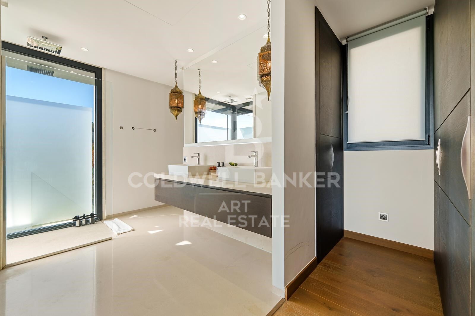 Moderne mediterrane Villa mit elegantem Design und Panoramablick - Nueva Andalucía, Marbella