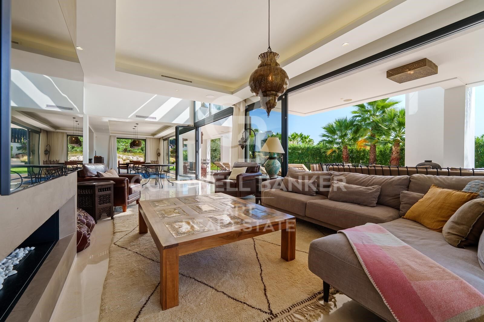 Moderne mediterrane Villa mit elegantem Design und Panoramablick - Nueva Andalucía, Marbella