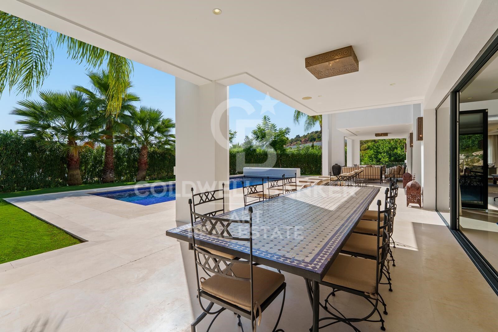 Villa méditerranéenne moderne au design élégant et vues panoramiques - Nueva Andalucía, Marbella