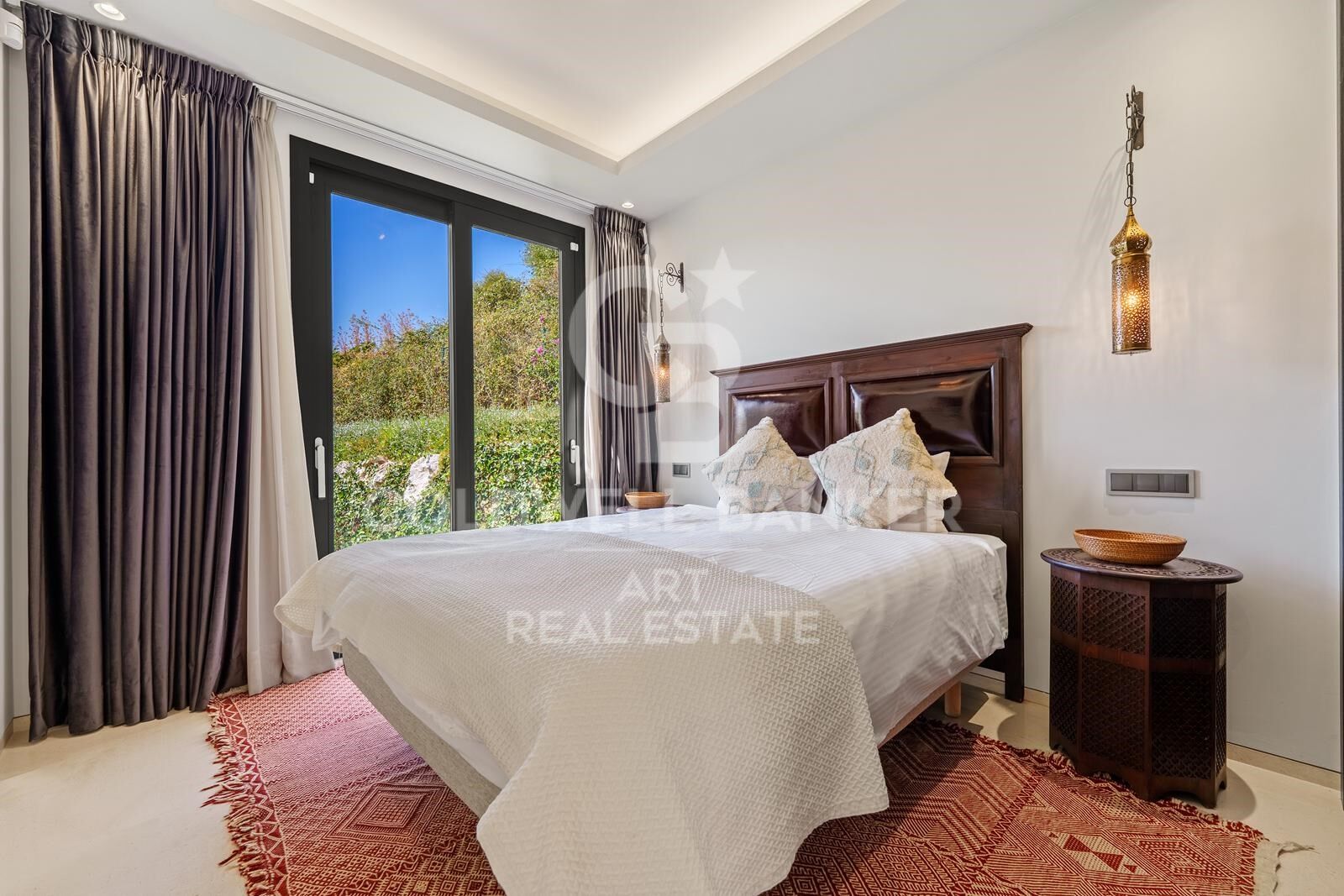 Moderne mediterrane Villa mit elegantem Design und Panoramablick - Nueva Andalucía, Marbella