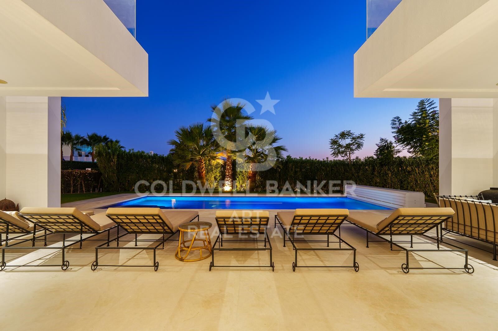 Villa mediterránea moderna con diseño elegante y vistas panorámicas - Nueva Andalucía, Marbella