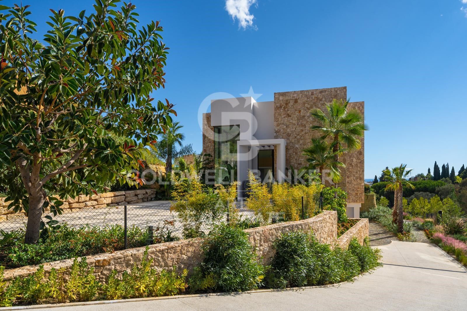 Sophisticated contemporary villa with sea views - Marbella Hill Club, Golden Mile