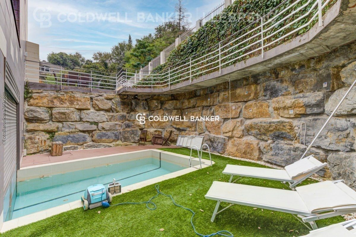 Espectacular casa de diseño en Can Cortés con jardín y piscina