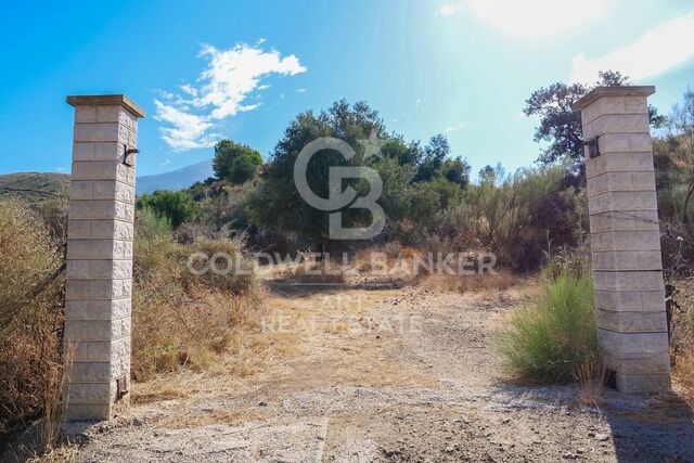 Rustikales Anwesen mit Baugenehmigungsmöglichkeit in Mijas, Costa del Sol