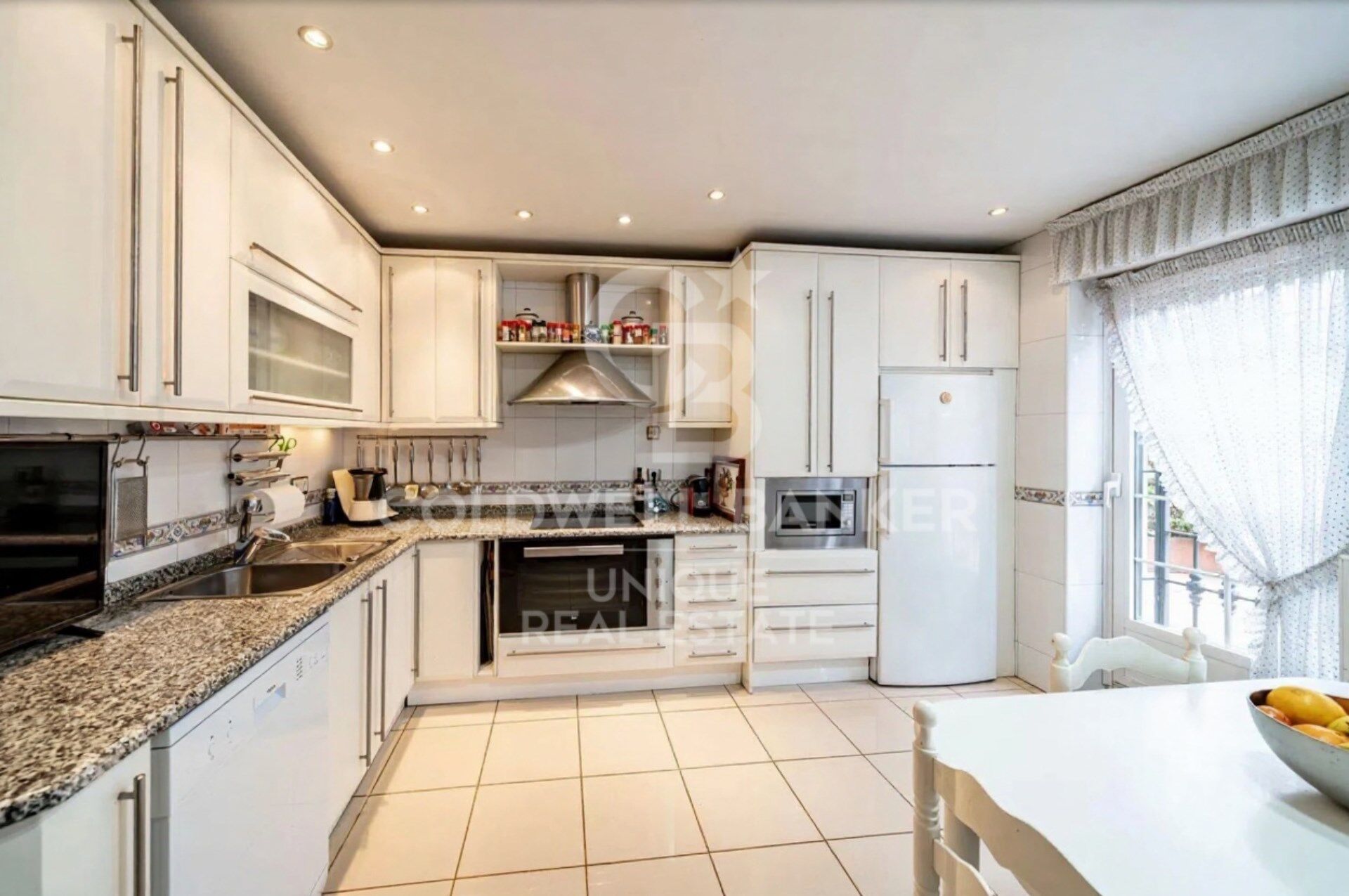 Exclusive villa in Nueva España, Madrid