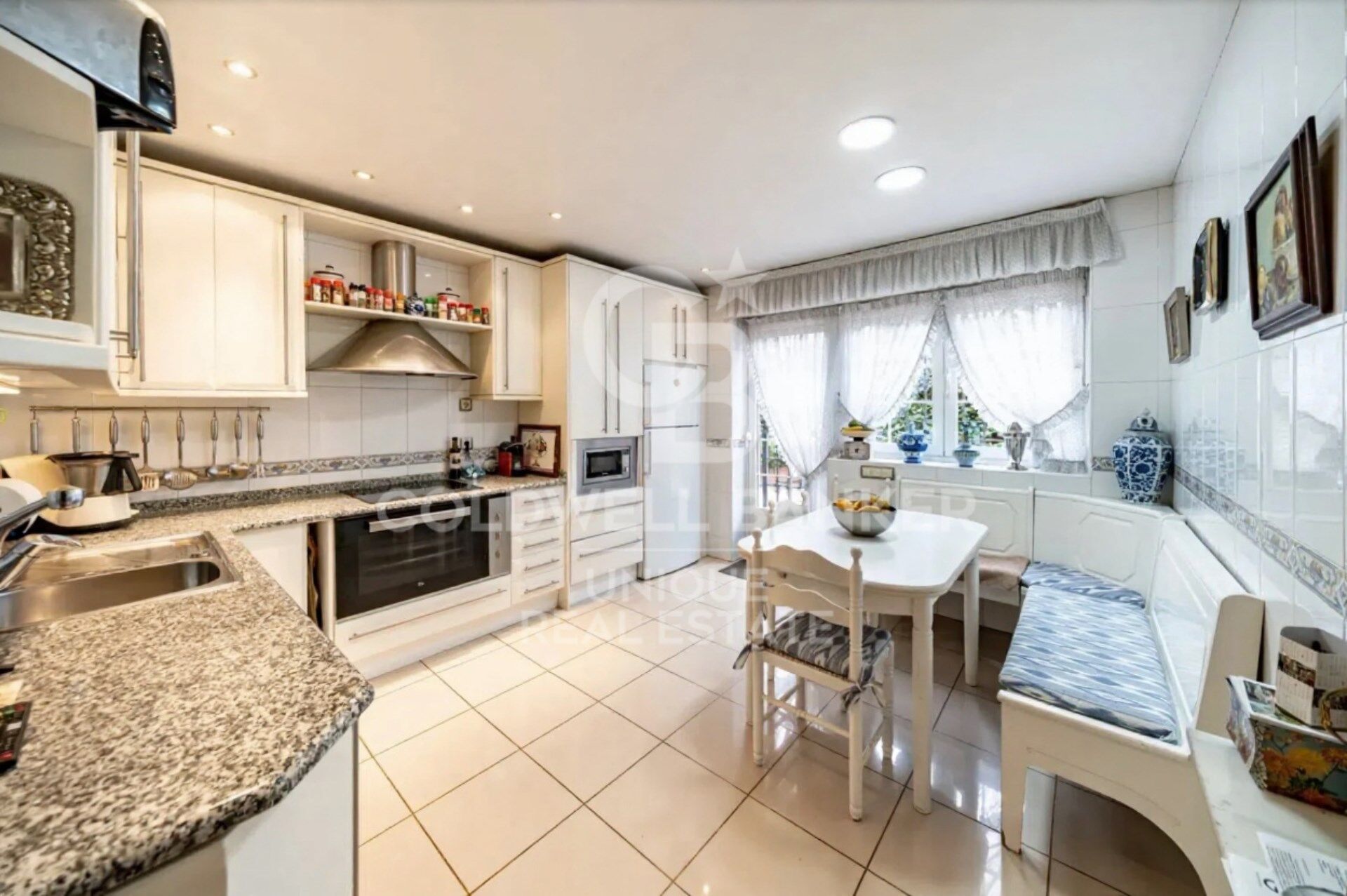 Exclusive villa in Nueva España, Madrid